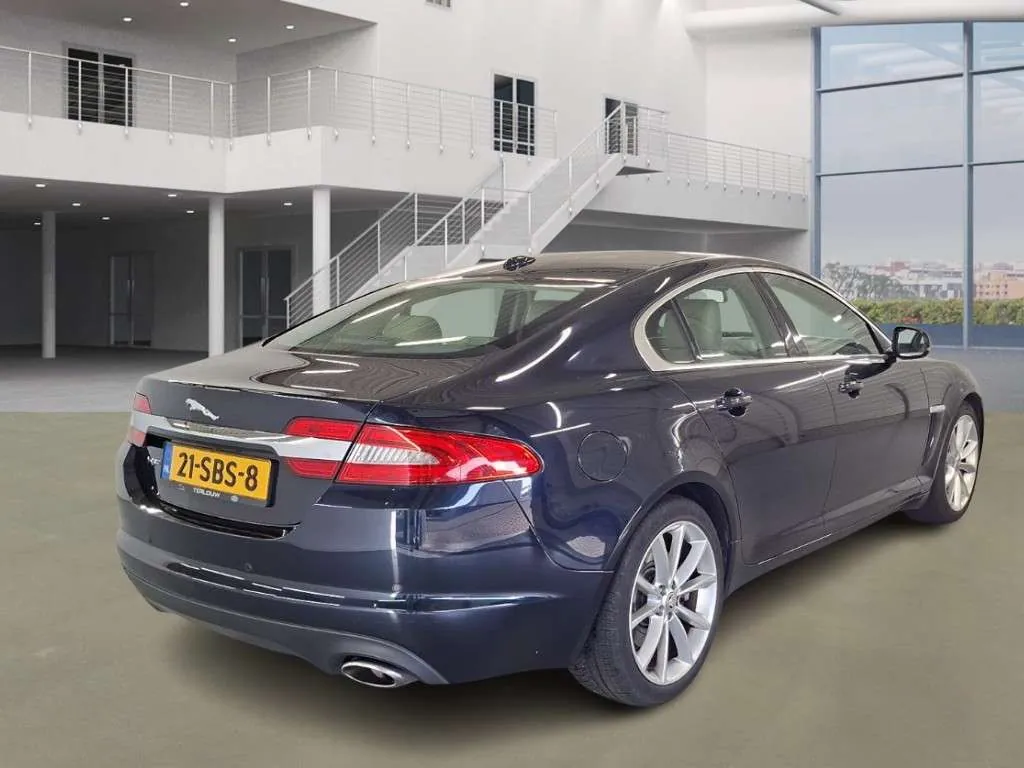 Jaguar Xf 2011 photo 3
