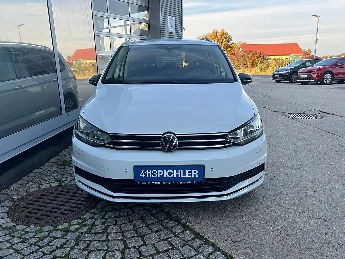 Volkswagen Touran 2026 photo 2