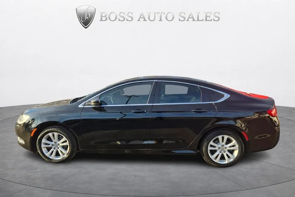 Chrysler 200 2015 photo 2