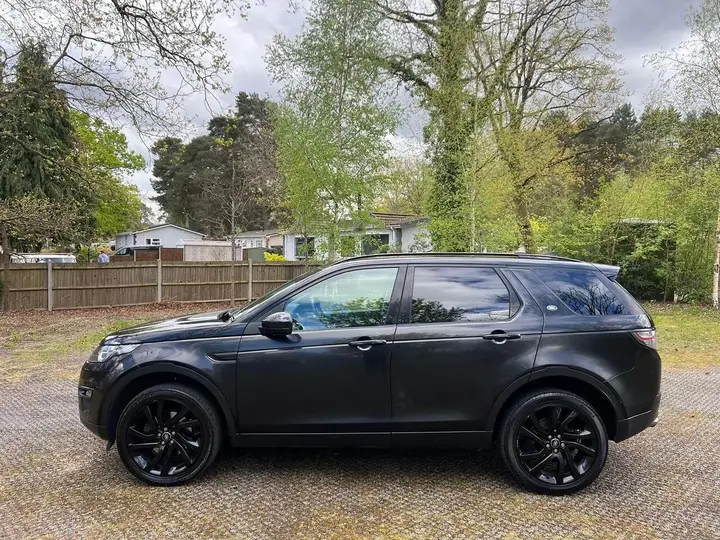 Land Rover Discovery Sport 2017 photo 4