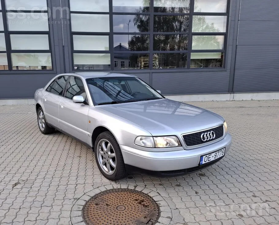 Audi A8 1996 photo 3