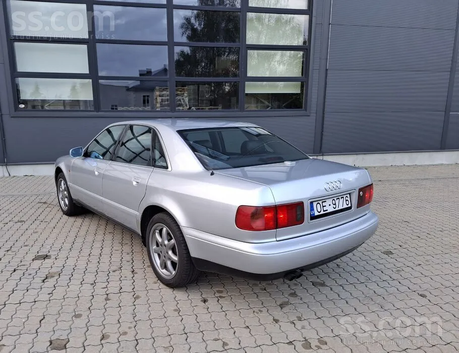 Audi A8 1996 photo 4
