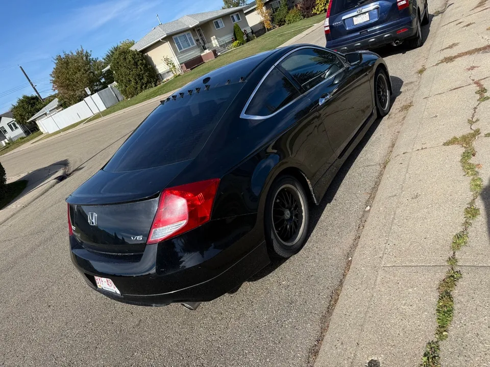 Honda Accord 2011 photo 2