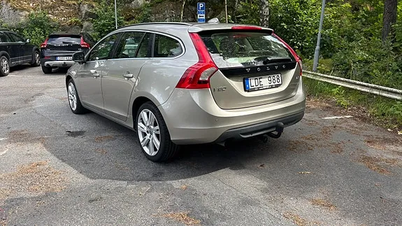 Volvo V60 2011 photo 2
