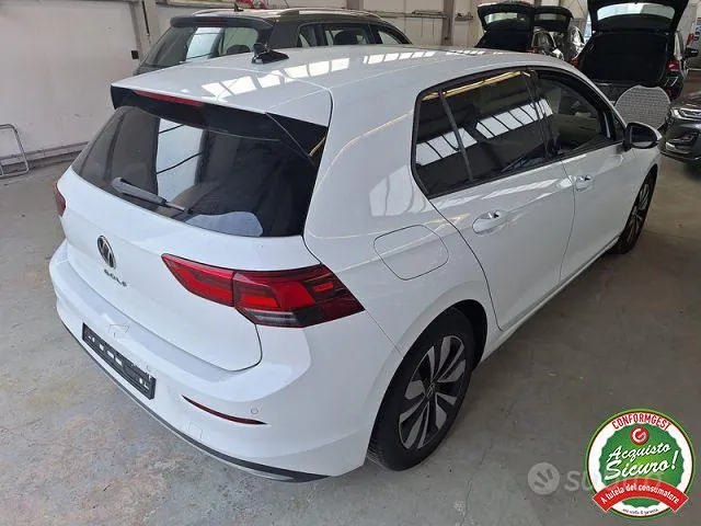 Volkswagen Golf 2023 photo 3