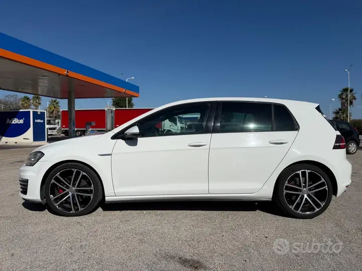 Volkswagen Golf 2017 photo 2