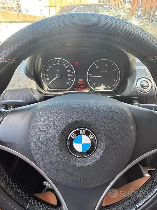 BMW 1 Series 2011 photo 2
