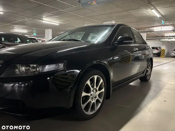 Honda Accord 2004 photo 2