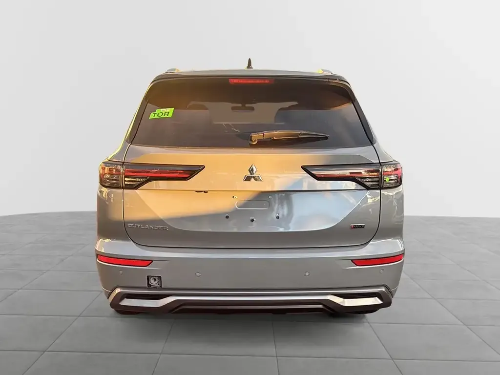 Mitsubishi Outlander 2026 photo 3