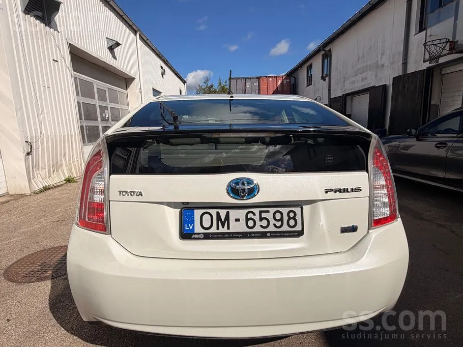 Toyota Prius 2012 photo 5