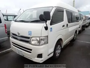 Toyota Hiace Van 2012 photo 2