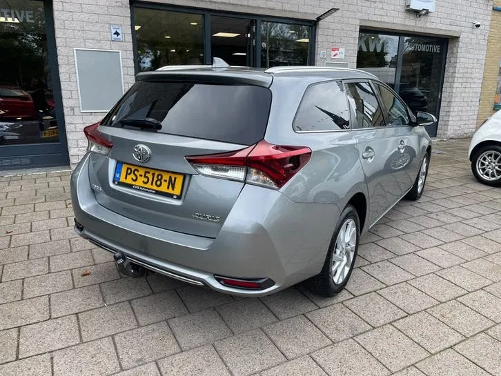 Toyota Auris 2016 photo 3