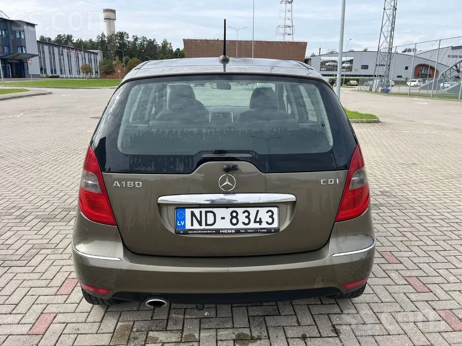 Mercedes-Benz A180 2008 photo 4