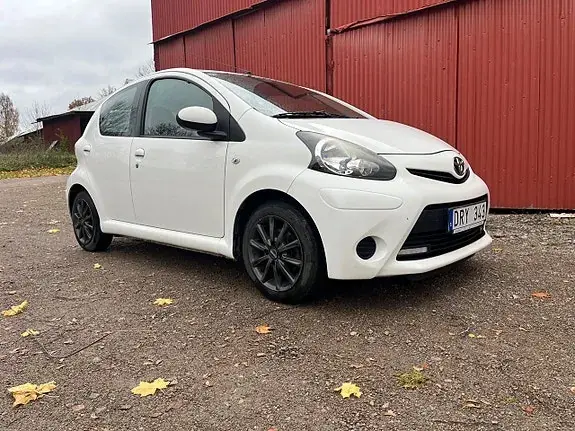 Toyota Aygo 2013 photo 2