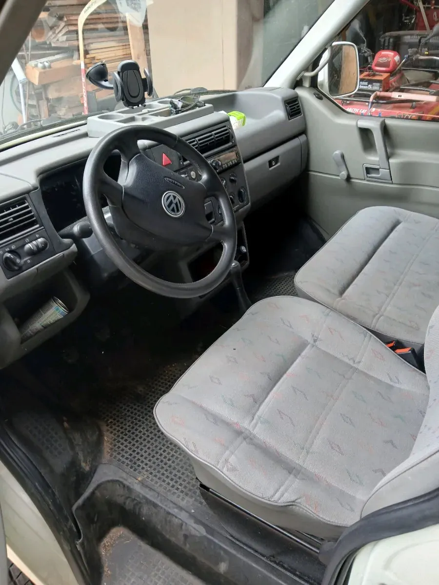 Volkswagen T4 2002 photo 3