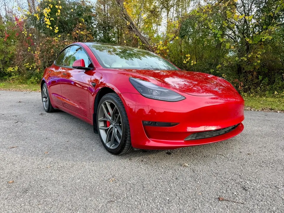 Tesla Model 3 2022 photo 3