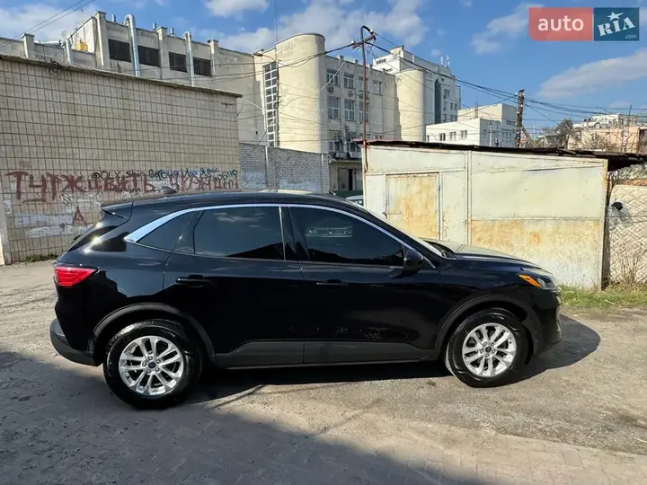 Ford Escape 2020 photo 2