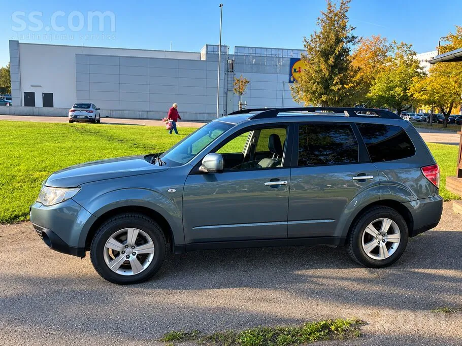 Subaru Forester 2008 photo 2