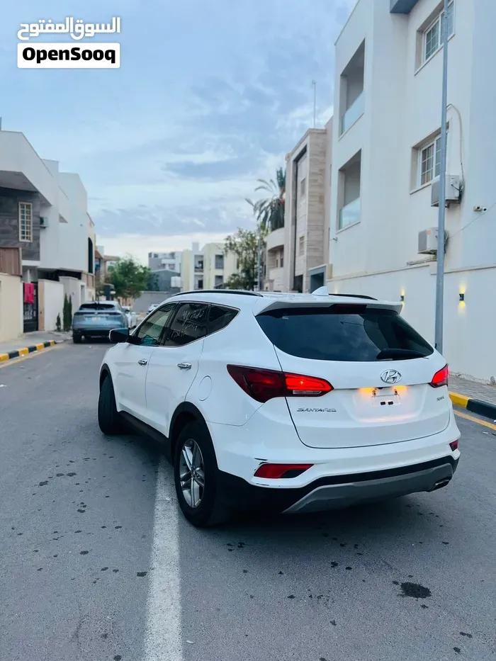 Hyundai Santa Fe 2018 photo 3