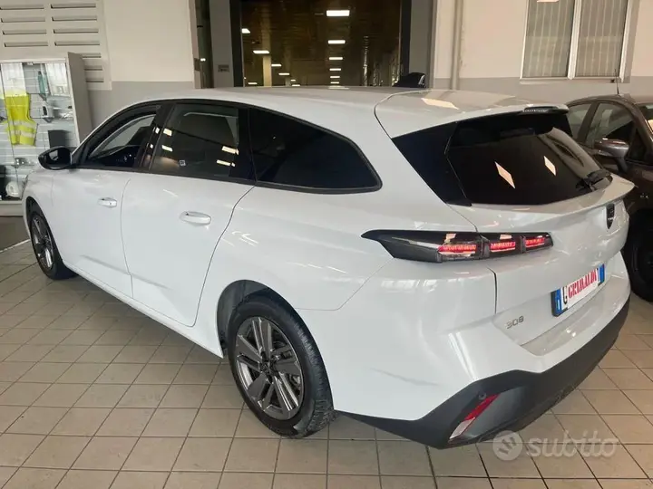 Peugeot 308 2024 photo 3