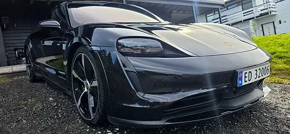 Porsche Taycan 4