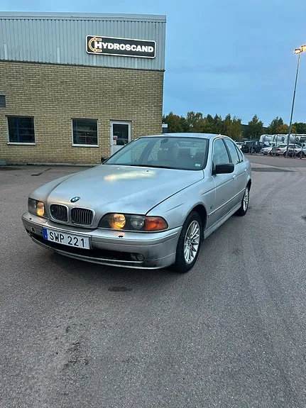 BMW 525I
