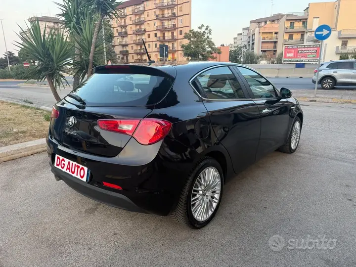 Alfa Romeo Giulietta 2015 photo 5