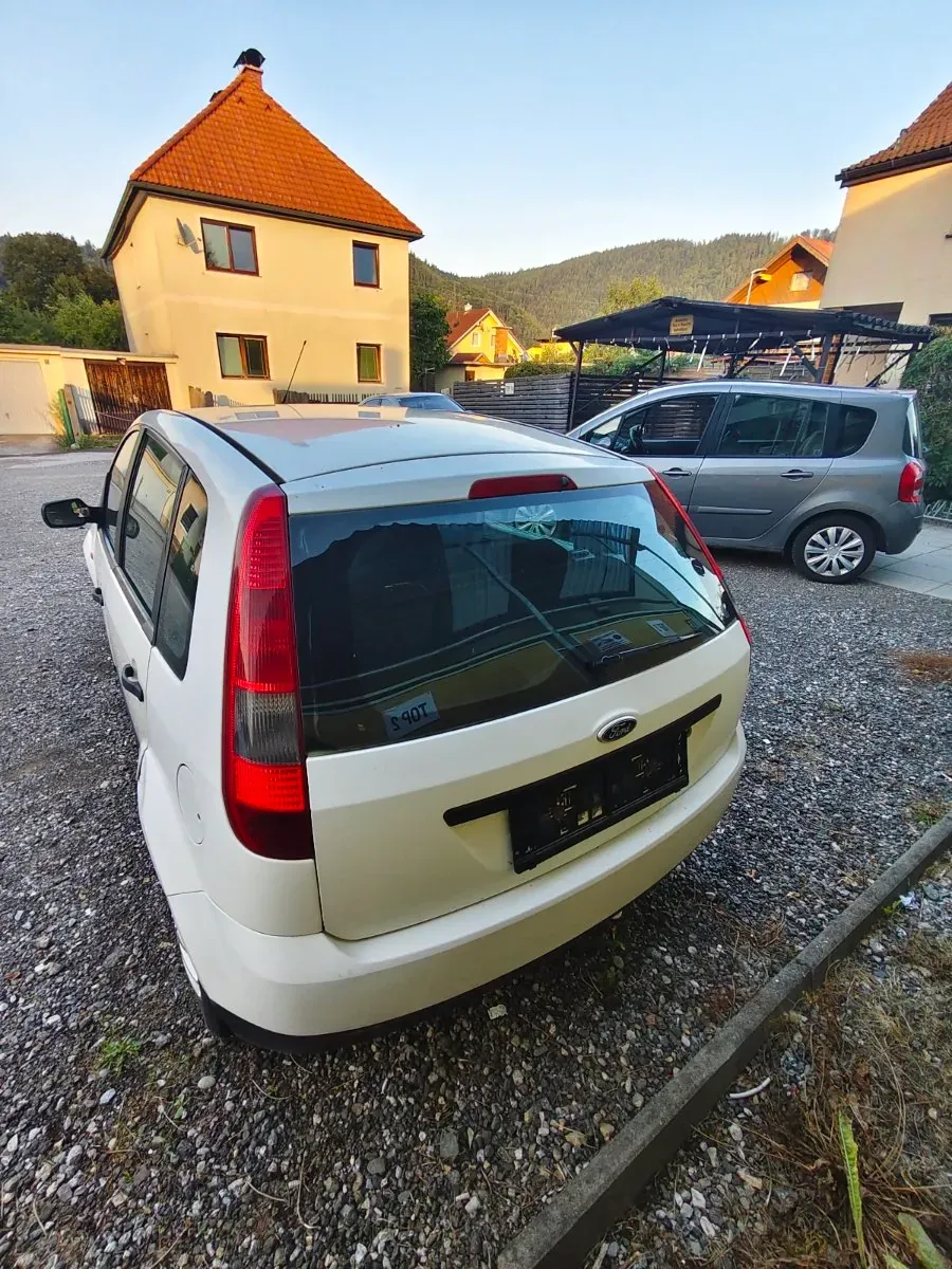 Ford Fiesta 2005 photo 3