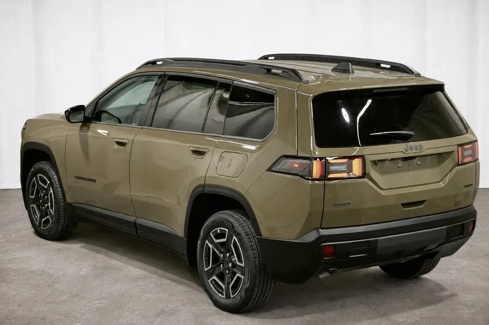 Jeep Cherokee 2026 photo 4