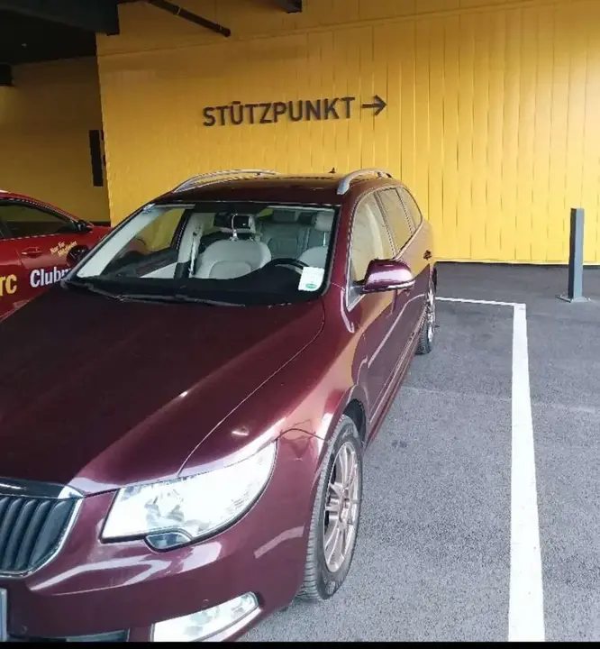 Skoda Superb 2013 photo 2