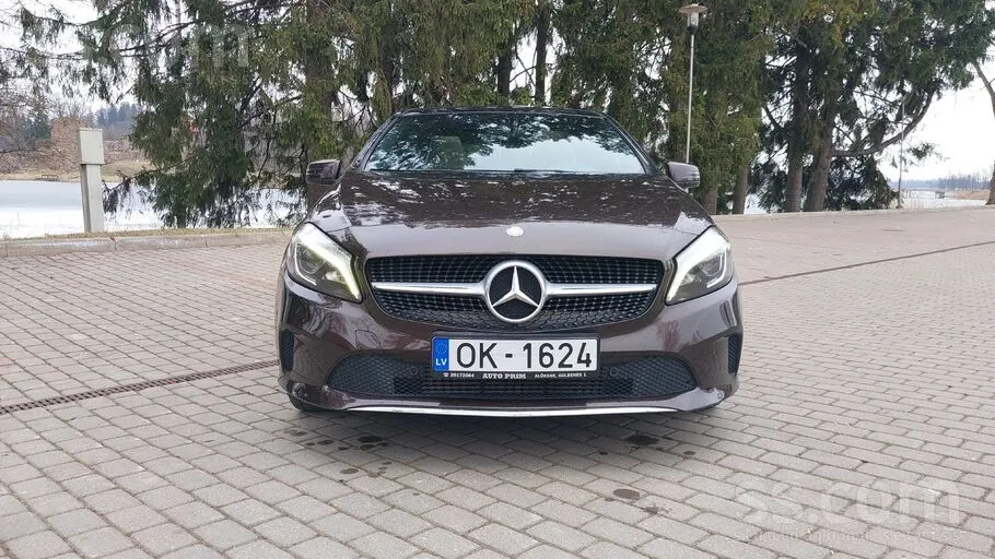 Mercedes-Benz A180 2016 photo 3