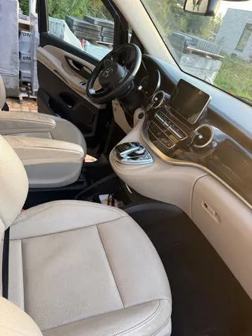 Mercedes-Benz V250