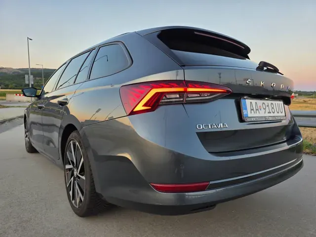 Skoda Octavia Combi 2021 photo 4