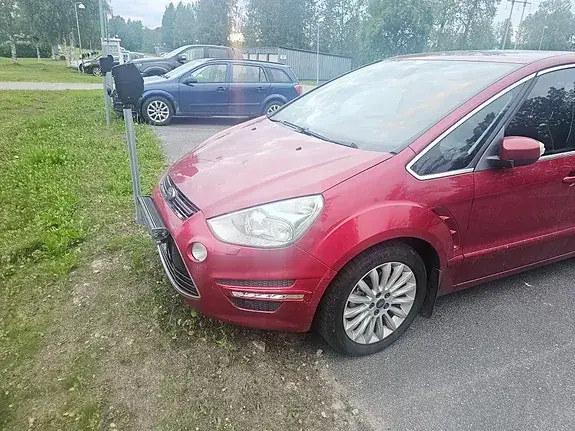 Ford S-Max 2013 photo 3