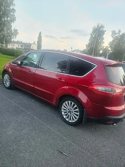 Ford S-Max 2013 photo 2