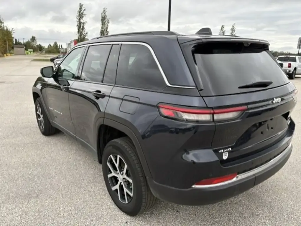 Jeep Grand Cherokee 2024 photo 2