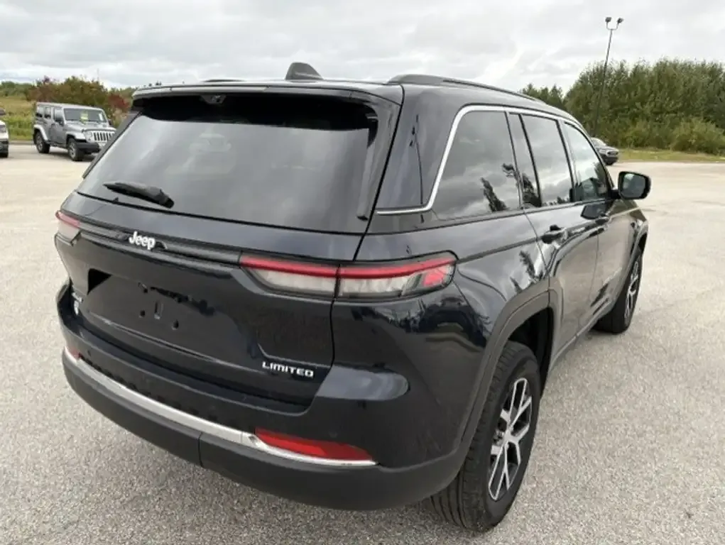 Jeep Grand Cherokee 2024 photo 3