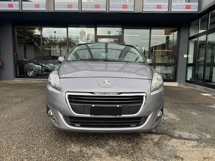 Peugeot 5008 2017 photo 2