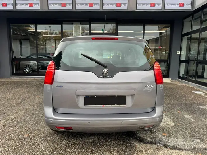 Peugeot 5008 2017 photo 5