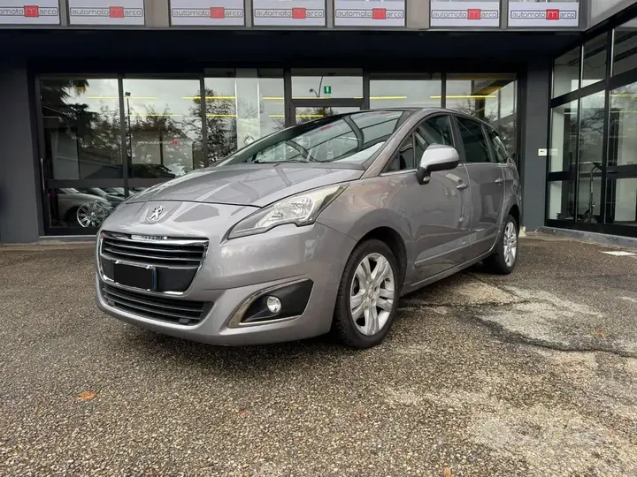 Peugeot 5008 2017 photo 3