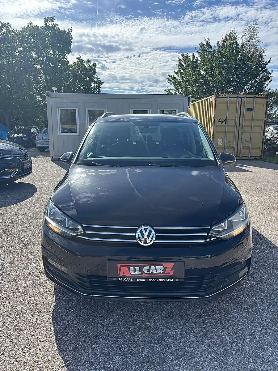 Volkswagen Touran 2017 photo 2