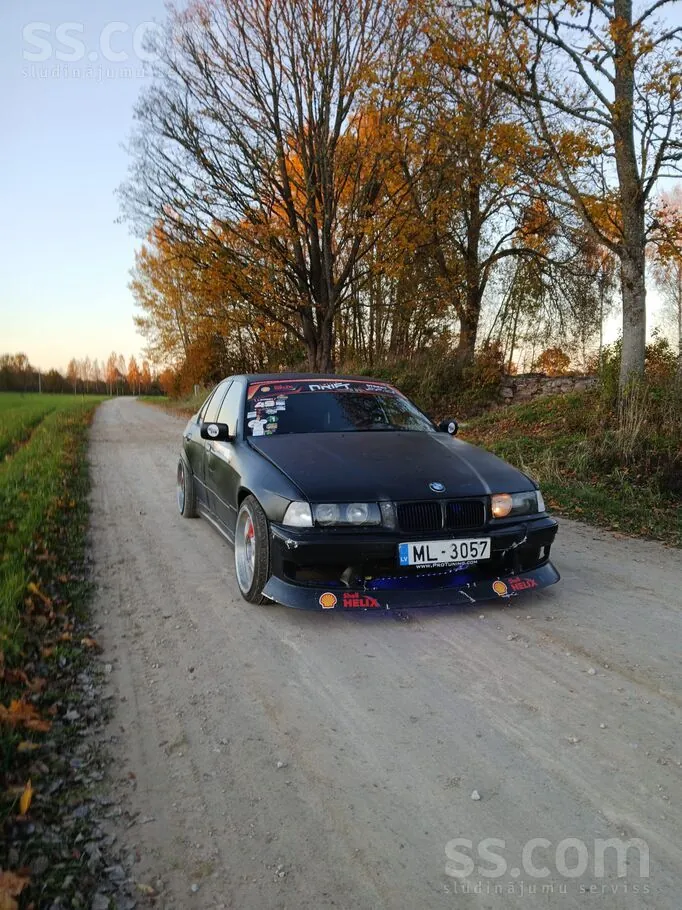 BMW 320
