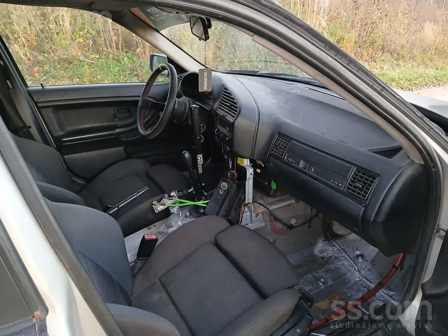 BMW 320 1992 photo 4