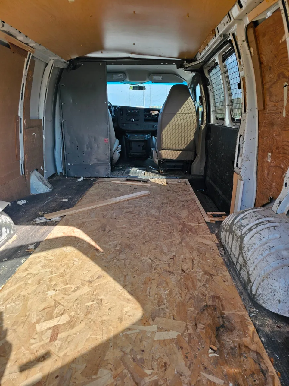 Chevrolet Express 2008 photo 3