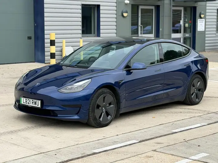 Tesla Model 3 2021 photo 4