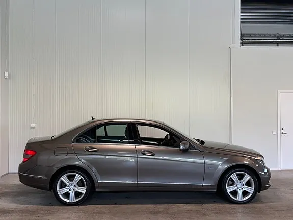 Mercedes-Benz C180 2010 photo 2