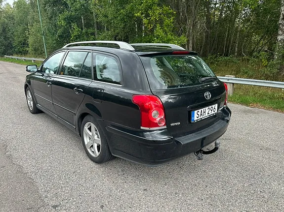 Toyota Avensis 2006 photo 2