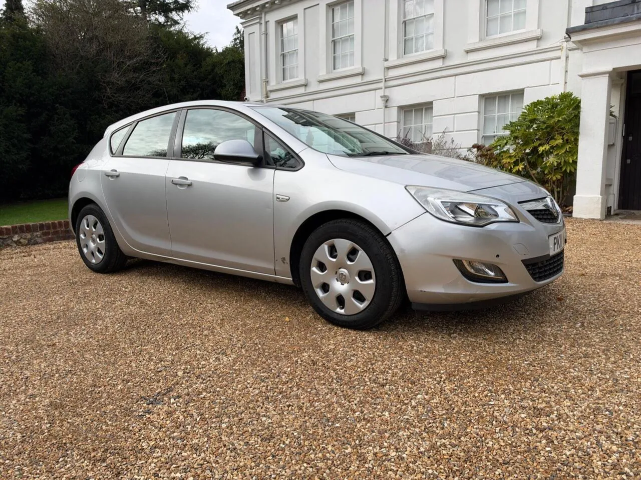 Vauxhall Astra 2011 photo 4