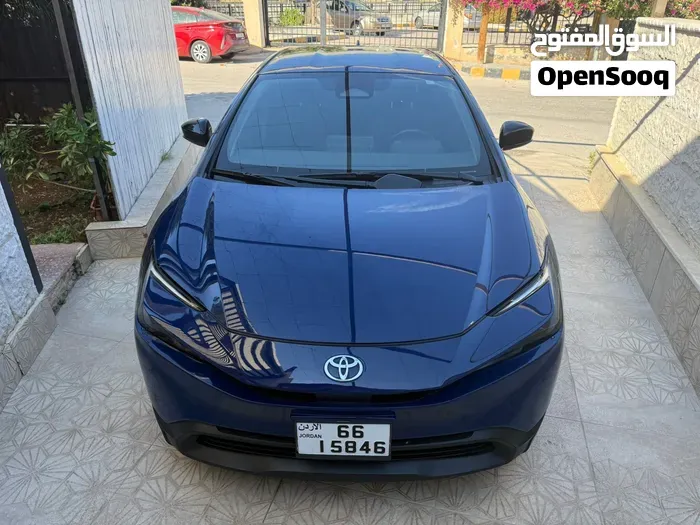 Toyota Prius 2023 photo 2