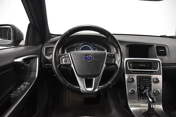 Volvo V60 2018 photo 2